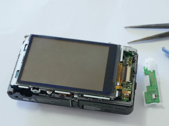 Panasonic Lumix DMC-FH27 Main Board PCB Replacement, Step 9: crwdns2935265:09crwdnd2935265:02crwdnd2935265:03crwdne2935265:0