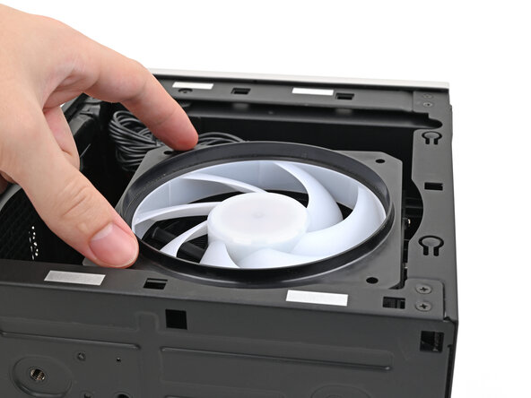 Framework Desktop DIY Edition Quick Start Guide, Insert the fan duct: crwdns2935265:015crwdnd2935265:02crwdnd2935265:02crwdne2935265:0