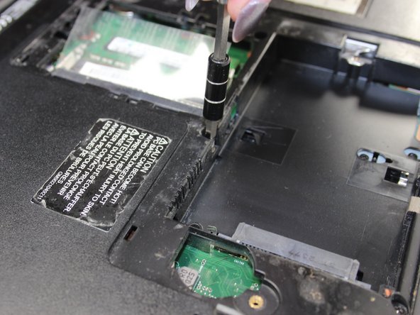 Toshiba Satellite C855D-S5303 Fan Replacement, Fan: crwdns2935265:09crwdnd2935265:02crwdnd2935265:02crwdne2935265:0