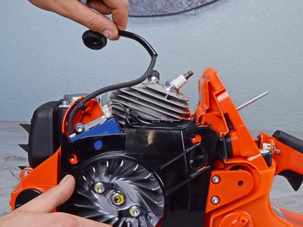 Echo Chain Saw CS590 2019 Ignition Assembly Replacement, Reposition the spark plug cable: crwdns2935265:017crwdnd2935265:03crwdnd2935265:03crwdne2935265:0