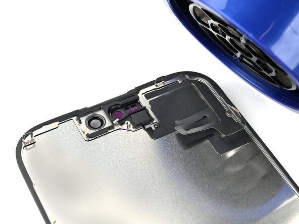iPhone 16 Plus Screen Replacement, Pry up the ambient light sensor: 21 단계, 이미지 3개 중 1개