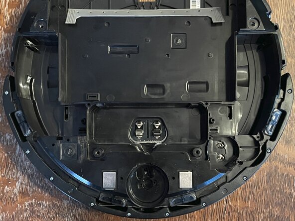 iRobot Roomba 581 Teardown, Bumper and Top of Chassis Start: crwdns2935265:06crwdnd2935265:01crwdnd2935265:02crwdne2935265:0