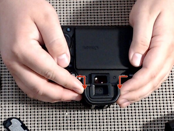 Canon EOS 6D Mark II DC/DC Power Board Replacement, Remove eye relief: passo 6, imagem 1 %32