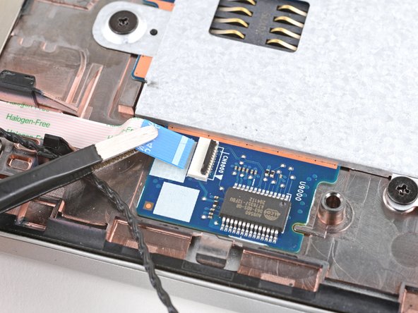 HP EliteBook 845 G7 Smart Card Reader Replacement, Disconnect the smart card reader: crwdns2935265:012crwdnd2935265:03crwdnd2935265:03crwdne2935265:0