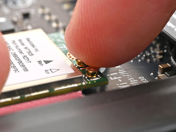 Framework Desktop Antennas Replacement, Connect the Wi-Fi Module: Schritt 57, Bild 3 von 3