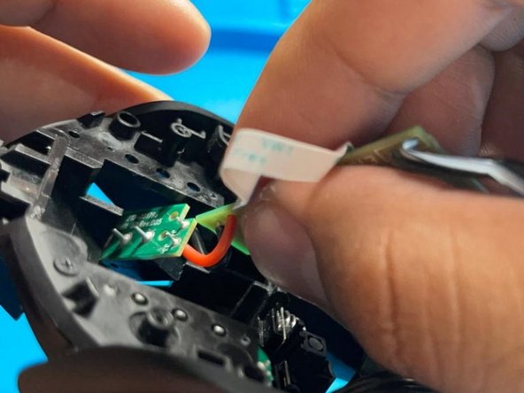 Logitech G603 Switch Replacement: paso 15, imagen 2 de 3