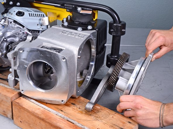 Wacker 4-Stroke Rammer BS504AS REV 101 (2019) Clutch Drum Replacement, Remove the crankcase cover: crwdns2935265:025crwdnd2935265:03crwdnd2935265:03crwdne2935265:0