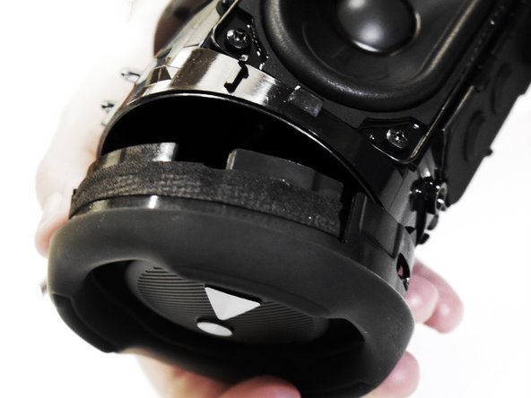 JBL Charge 5 Motherboard Replacement, Passive Bass Radiators: crwdns2935265:019crwdnd2935265:03crwdnd2935265:03crwdne2935265:0