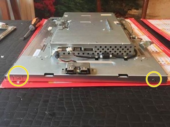 Dell SP2208WFT Capacitor Replacement: crwdns2935265:011crwdnd2935265:02crwdnd2935265:02crwdne2935265:0