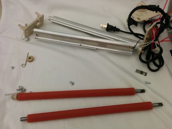 Scotch TL901 Teardown, The Disassembled Rollers: crwdns2935265:011crwdnd2935265:02crwdnd2935265:02crwdne2935265:0