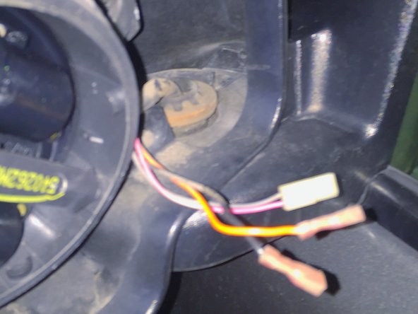 Driver Side Mirror Replacement on 2002 Chevrolet Tahoe: crwdns2935265:04crwdnd2935265:02crwdnd2935265:02crwdne2935265:0