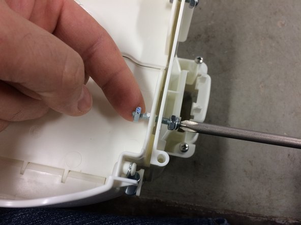 Diaper Genie Elite Trap Door Side Support Replacement: crwdns2935265:05crwdnd2935265:03crwdnd2935265:03crwdne2935265:0