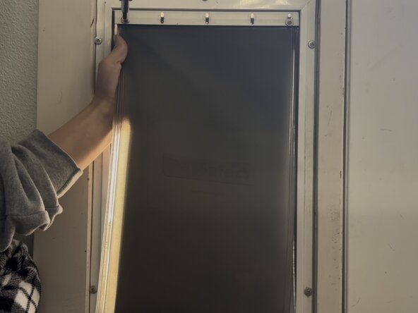 Changement de support de chatière PetSafe Extreme Weather en aluminium: étape 4, image 2 de 3