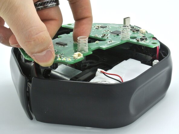 Disassembling the Root Coding Robot, Disconnecting some cables: crwdns2935265:03crwdnd2935265:03crwdnd2935265:03crwdne2935265:0