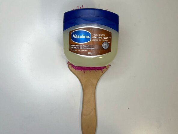 How to Repair a Detached Hairbrush Bristle Pad: crwdns2935265:07crwdnd2935265:02crwdnd2935265:02crwdne2935265:0