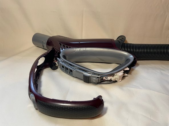 Disassembling Shark Rotator Powered Lift-Away Handle: crwdns2935265:04crwdnd2935265:03crwdnd2935265:03crwdne2935265:0