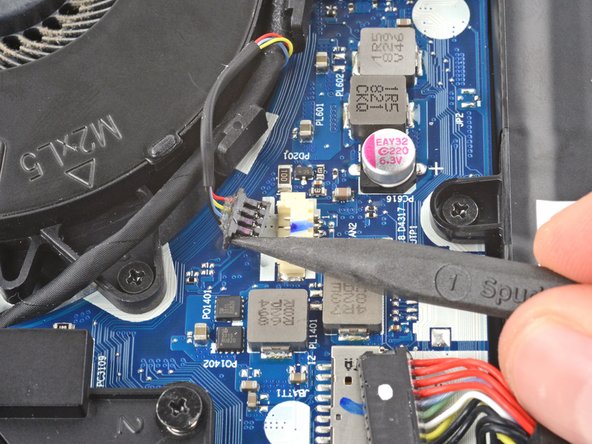 Lenovo Legion Y7000P Hinge Cover Replacement, Disconnect the fan cable: crwdns2935265:012crwdnd2935265:03crwdnd2935265:03crwdne2935265:0