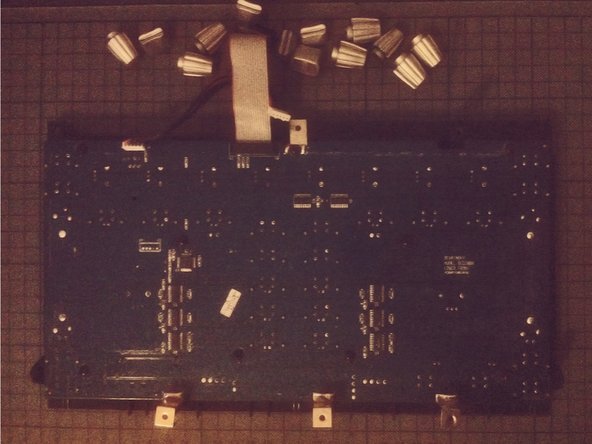 Behringer BCD3000 Disassembly: crwdns2935265:010crwdnd2935265:02crwdnd2935265:02crwdne2935265:0
