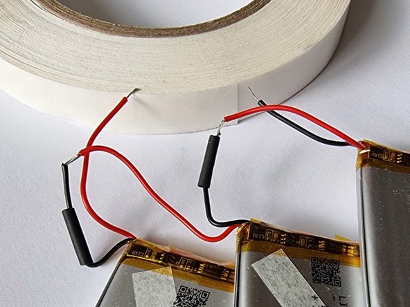 Minirig Battery Replacement, Assemble the 3 cells into a pack: passo 14, immagine 2 di 2