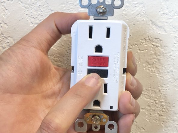 GFCI Outlet Replacement: crwdns2935265:09crwdnd2935265:02crwdnd2935265:02crwdne2935265:0