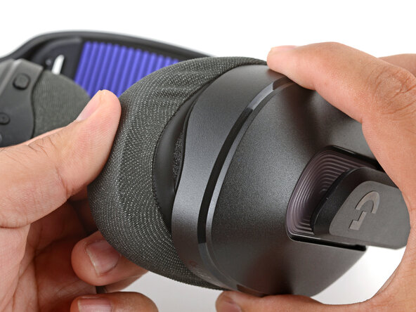 Logitech G522/A20 X Lightspeed Ear Pads Replacement, Install an ear pad: crwdns2935265:03crwdnd2935265:02crwdnd2935265:03crwdne2935265:0