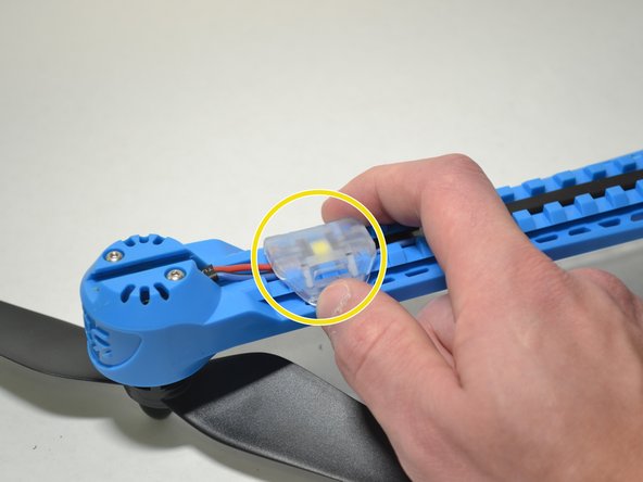 3DR Iris Plus Quadcopter Motor Replacement: crwdns2935265:014crwdnd2935265:03crwdnd2935265:03crwdne2935265:0