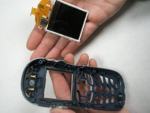 Disassembling Motorola i265 LCD Screen: crwdns2935265:012crwdnd2935265:02crwdnd2935265:02crwdne2935265:0