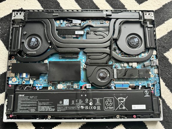 ROG Strix G16 (G614J) M.2 SSD Replacement, Reapplying the Tape: crwdns2935265:09crwdnd2935265:02crwdnd2935265:02crwdne2935265:0