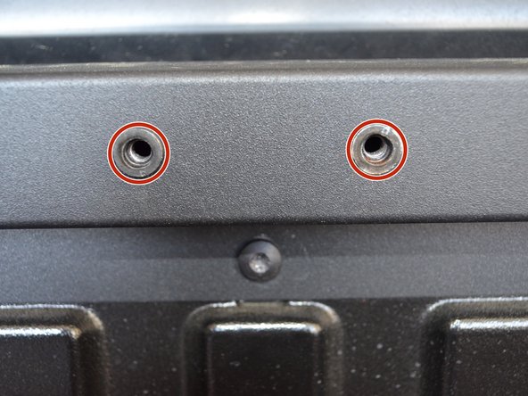 Tonneau Trifold Bed Cover Retention Pin Replacement: crwdns2935265:03crwdnd2935265:02crwdnd2935265:03crwdne2935265:0