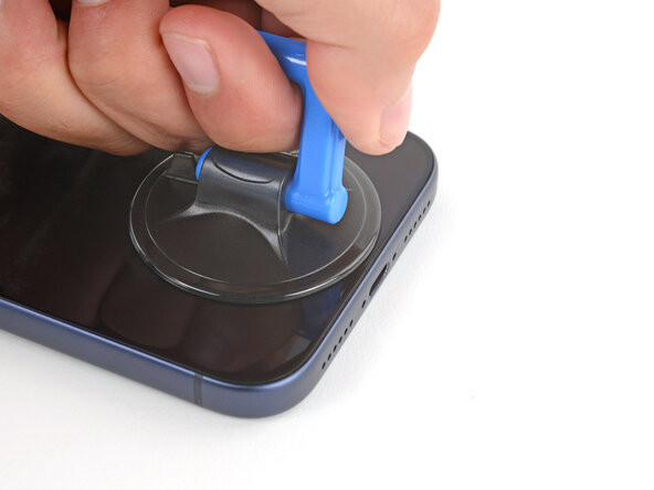 iPhone 17 Pro Battery Replacement, Insert an opening pick: crwdns2935265:08crwdnd2935265:01crwdnd2935265:03crwdne2935265:0