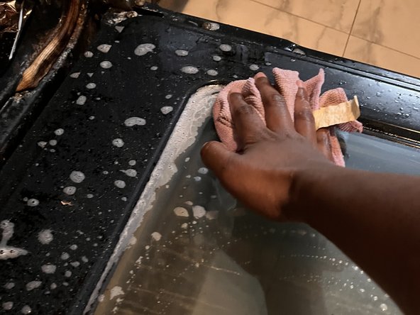 How to Clean a Clouded Glass Oven Door: crwdns2935265:05crwdnd2935265:03crwdnd2935265:03crwdne2935265:0