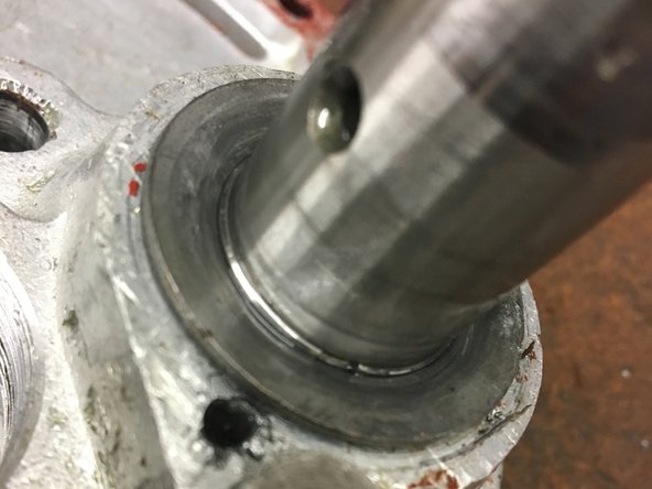 AJS/Matchless Lightweight Gearbox Overhaul, Remove the kick start spring and pawl: crwdns2935265:018crwdnd2935265:03crwdnd2935265:03crwdne2935265:0