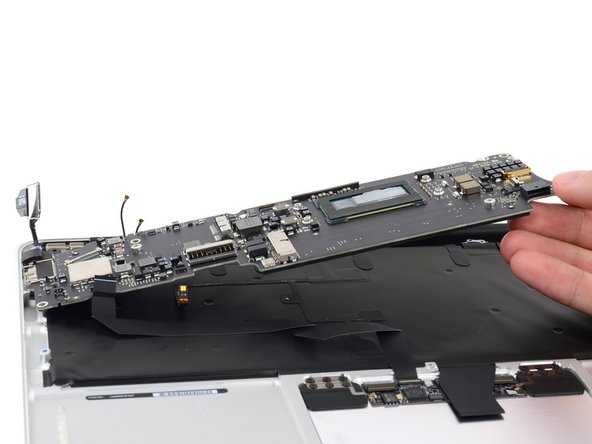 MacBook Air 11" Mid 2013 Teardown: step 9, image 3 of 3