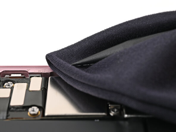 iPhone 15 Battery Replacement: stap 40, afbeelding 2 van 3