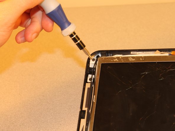 HP Mini 110-1046NR Screen Replacement: crwdns2935265:016crwdnd2935265:02crwdnd2935265:02crwdne2935265:0