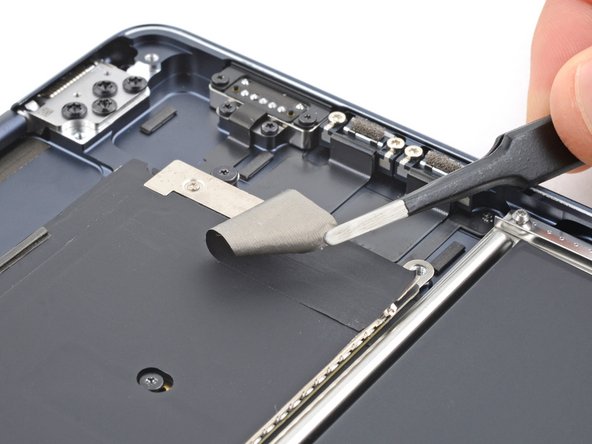 MacBook Air 15" 2023 Battery Replacement, Remove the cover tape: crwdns2935265:032crwdnd2935265:02crwdnd2935265:03crwdne2935265:0