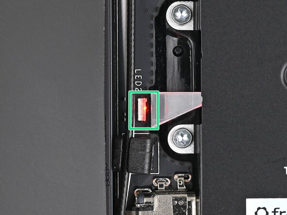 How to Reset the Mainboard in your Framework Laptop 13, Press the switch: Schritt 9, Bild 3 von 3