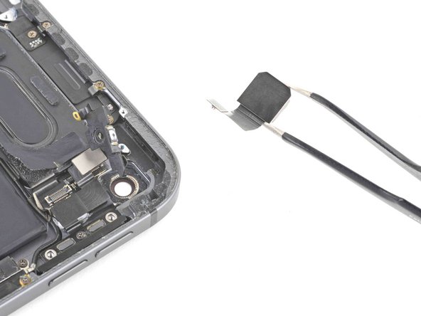 iPad Pro 11" Rear Camera Replacement, Remove the rear camera: stap 0, afbeelding 3 van 3
