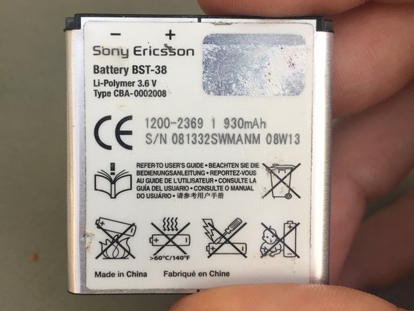 Sony Ericsson S500i Battery Replacement, Replacing Battery: crwdns2935265:03crwdnd2935265:02crwdnd2935265:02crwdne2935265:0