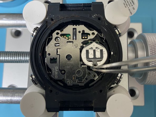 Casio G-shock GA-201 Battery Replacement, Old battery removal: crwdns2935265:03crwdnd2935265:02crwdnd2935265:03crwdne2935265:0