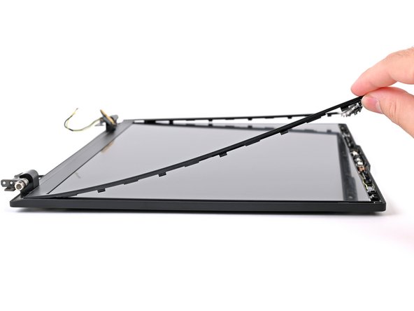 Lenovo ThinkPad T16 Gen 3 Screen Bezel Removal, Lift the bezel: stap 0, afbeelding 3 van 3