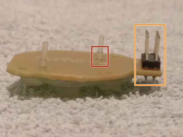 Desmontaje del Hyperkin Duke, Extraer el conjunto D-Pad: paso 10, imagen 2 de 3