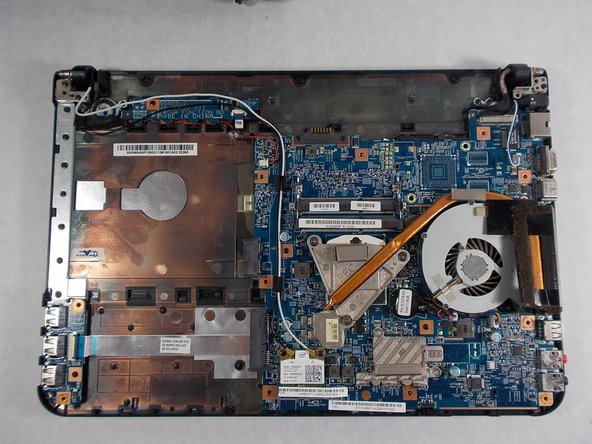 Sony Vaio VPCEG26FX Back Panel Replacement: crwdns2935265:013crwdnd2935265:02crwdnd2935265:02crwdne2935265:0