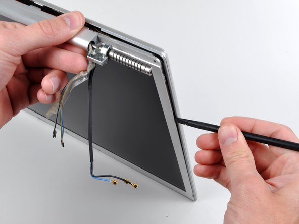 MacBook Pro 17" Models A1151 A1212 A1229 and A1261 Antenna Cover Replacement: crwdns2935265:019crwdnd2935265:03crwdnd2935265:03crwdne2935265:0