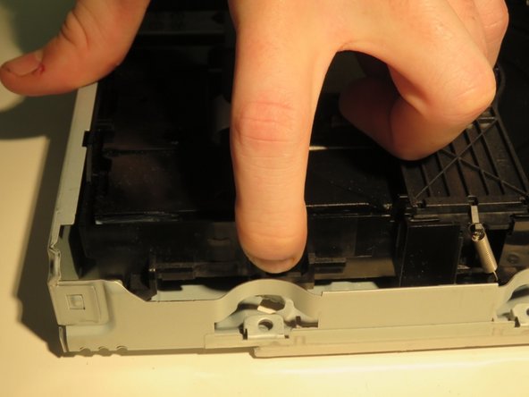 Samsung BD-F7500 Blu-ray Player Disc Tray Replacement: crwdns2935265:04crwdnd2935265:02crwdnd2935265:03crwdne2935265:0