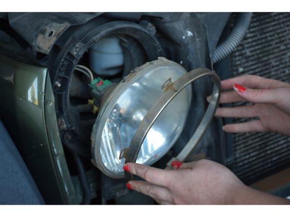 2007-2012 Jeep Wrangler Headlight Replacement: crwdns2935265:07crwdnd2935265:02crwdnd2935265:02crwdne2935265:0