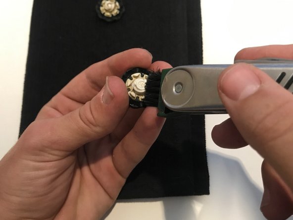 How to Restore Tarnished Golf Shoe Spikes: crwdns2935265:05crwdnd2935265:02crwdnd2935265:03crwdne2935265:0