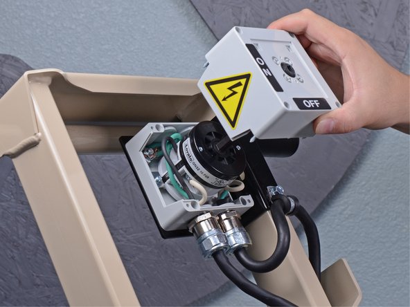 EDCO Disk Grinder 50200-HD On/Off Switch Replacement: crwdns2935265:09crwdnd2935265:03crwdnd2935265:03crwdne2935265:0