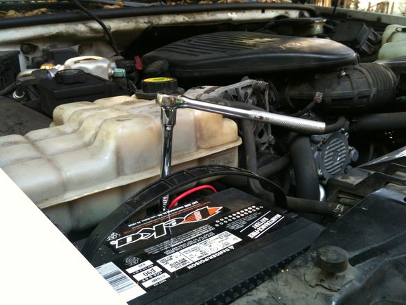 1991-1996 Chevrolet Caprice Battery Replacement: crwdns2935265:08crwdnd2935265:02crwdnd2935265:02crwdne2935265:0