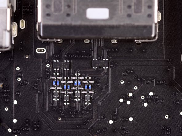 MacBook Pro with Retina Display Bill of Materials, I/O Board: crwdns2935265:010crwdnd2935265:02crwdnd2935265:03crwdne2935265:0